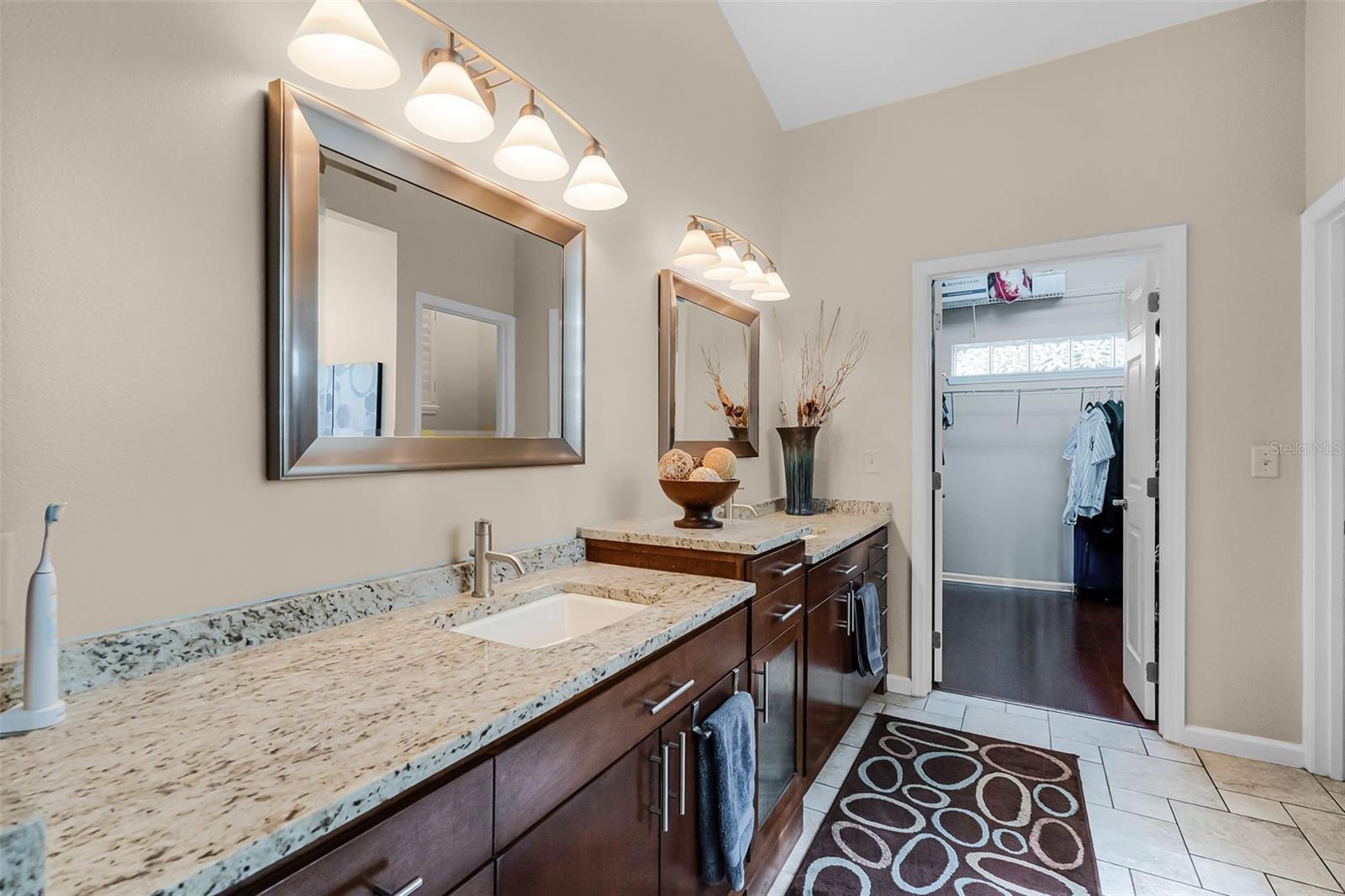 Image 24 of 61 For 831 Royalwood Lane
