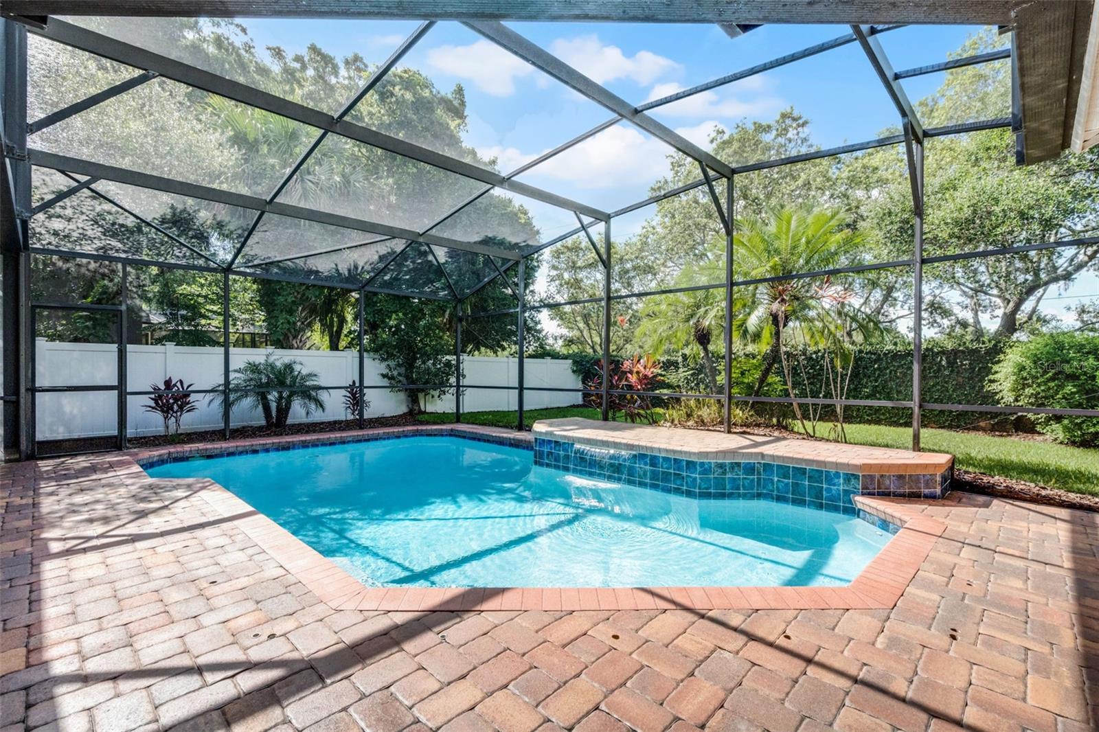 Image 39 of 61 For 831 Royalwood Lane
