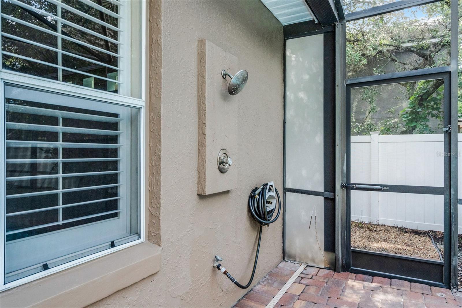 Image 43 of 61 For 831 Royalwood Lane