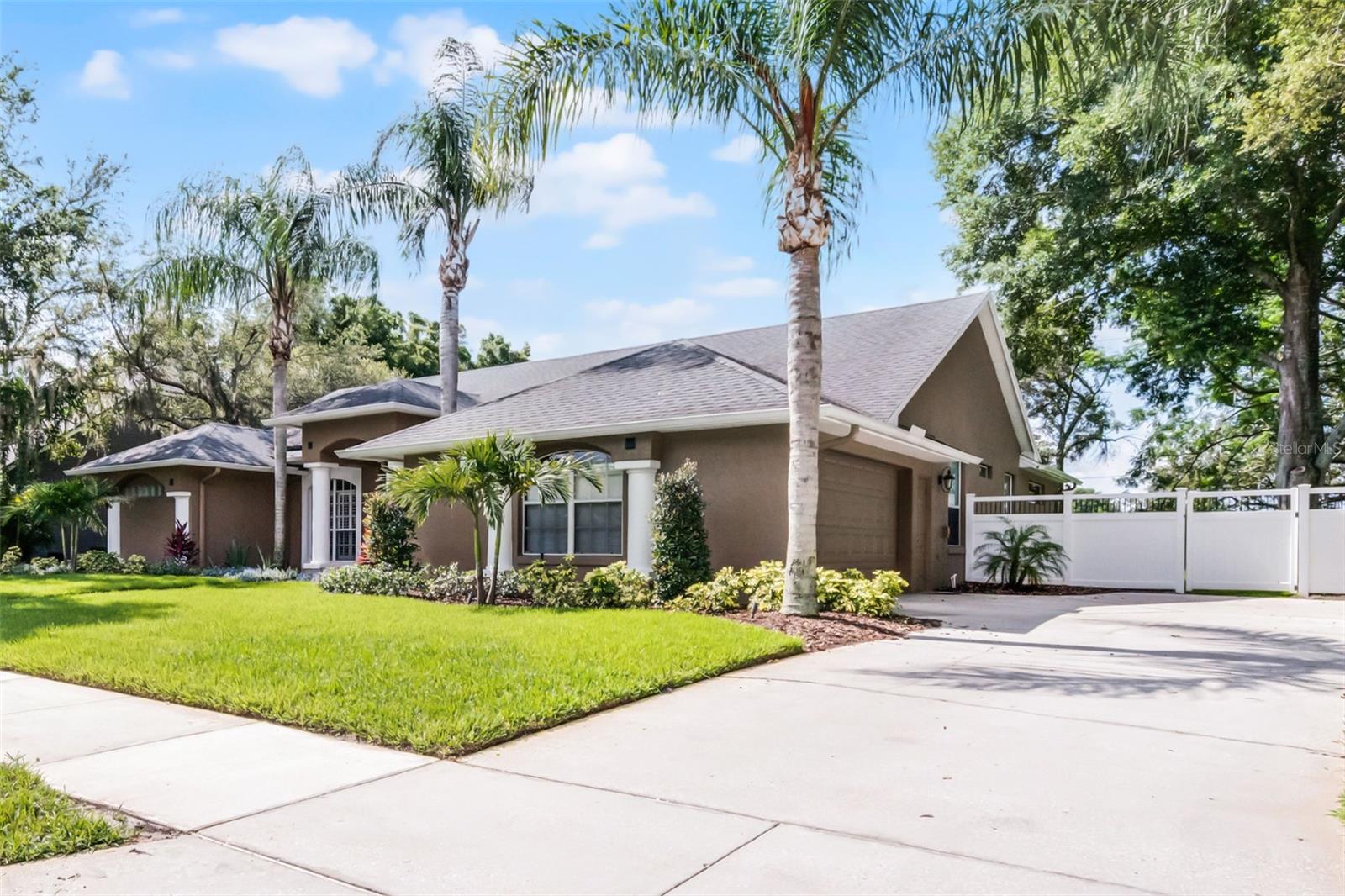 Image 5 of 61 For 831 Royalwood Lane