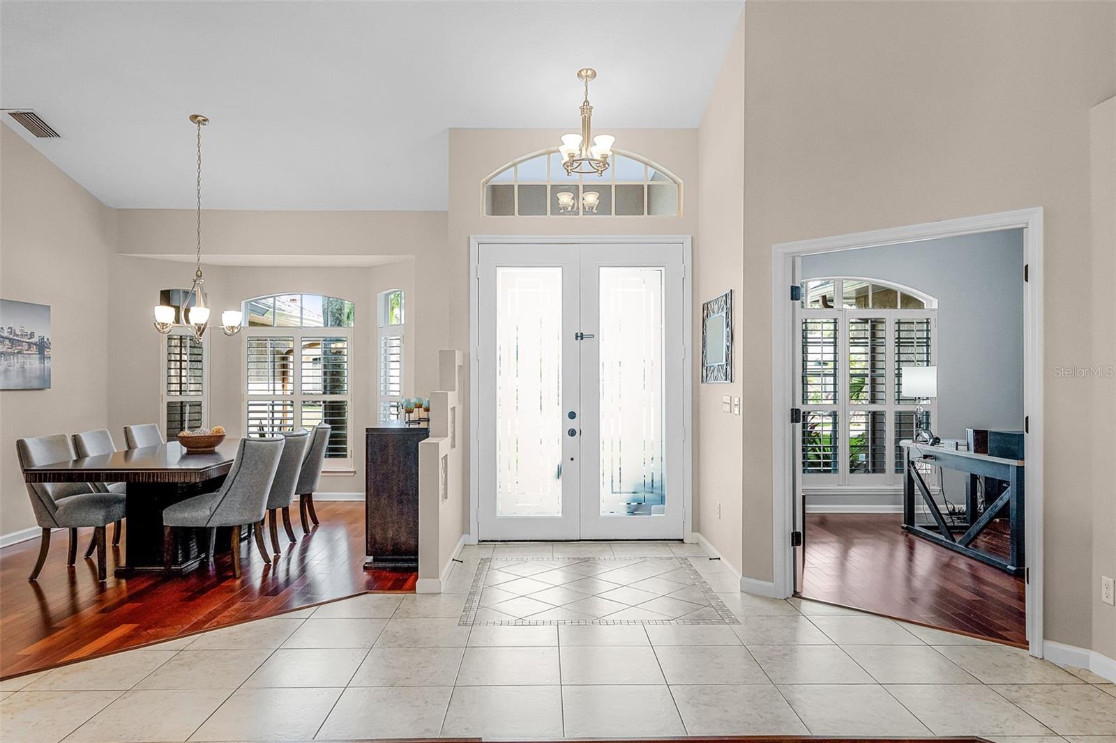 Image 7 of 61 For 831 Royalwood Lane