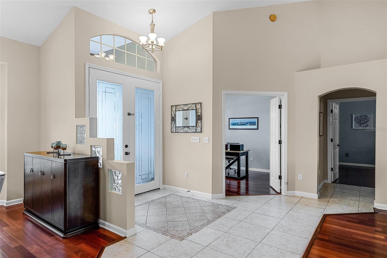 Image 8 of 61 For 831 Royalwood Lane