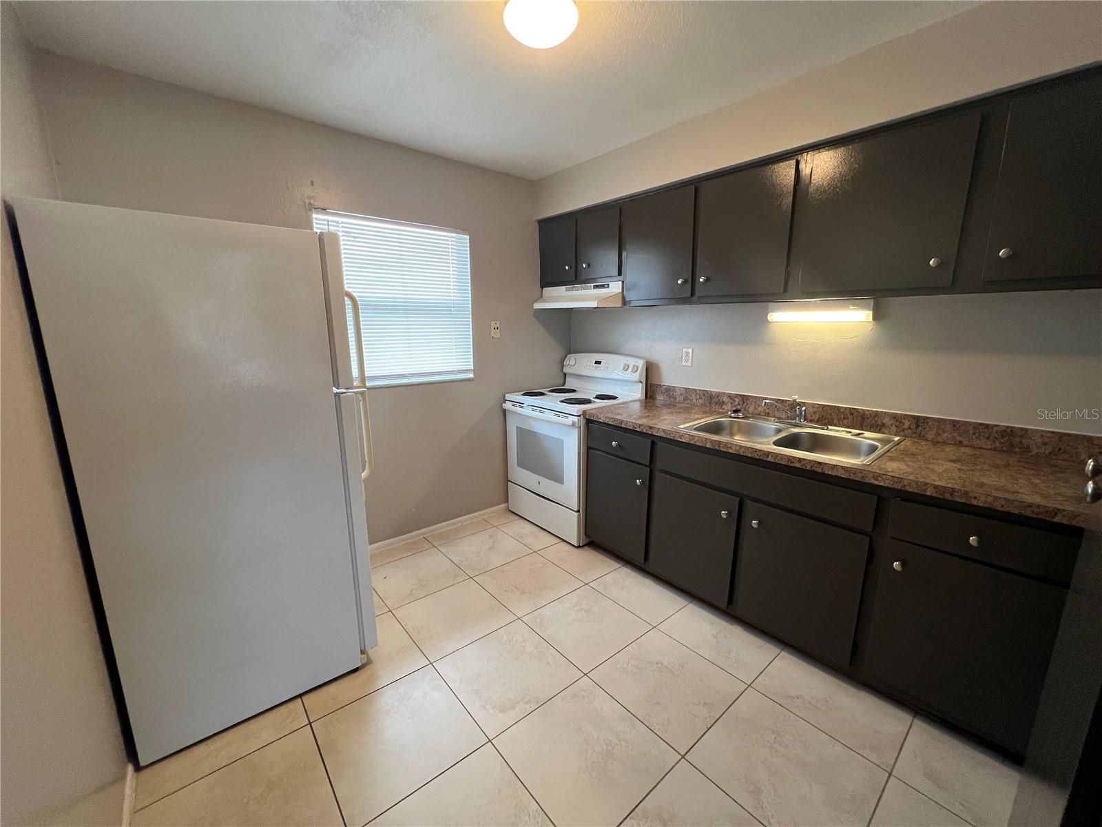 Image 8 of 24 For 609 Central Avenue 203