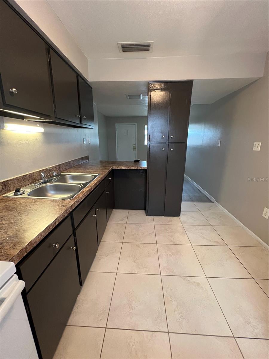 Image 9 of 24 For 609 Central Avenue 203