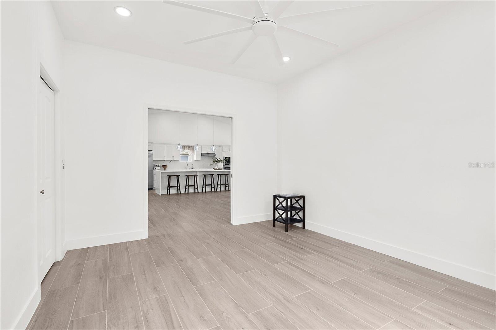 Image 16 of 32 For 9555 Knightsbridge Circle