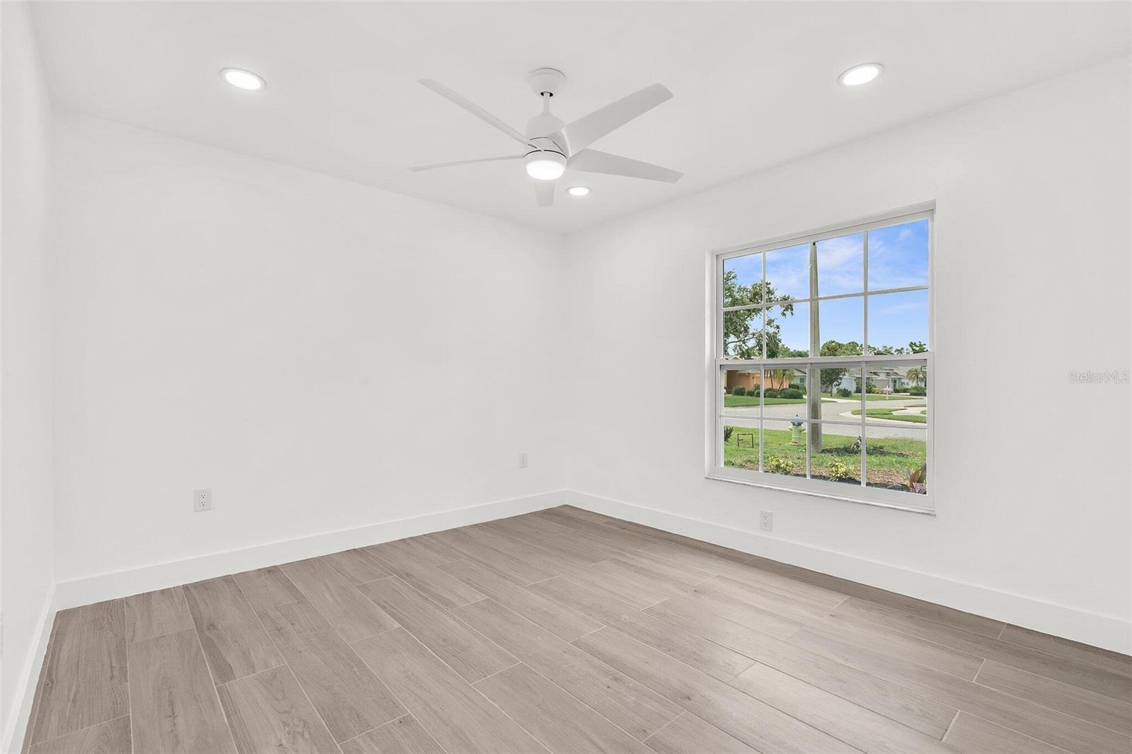 Image 17 of 32 For 9555 Knightsbridge Circle