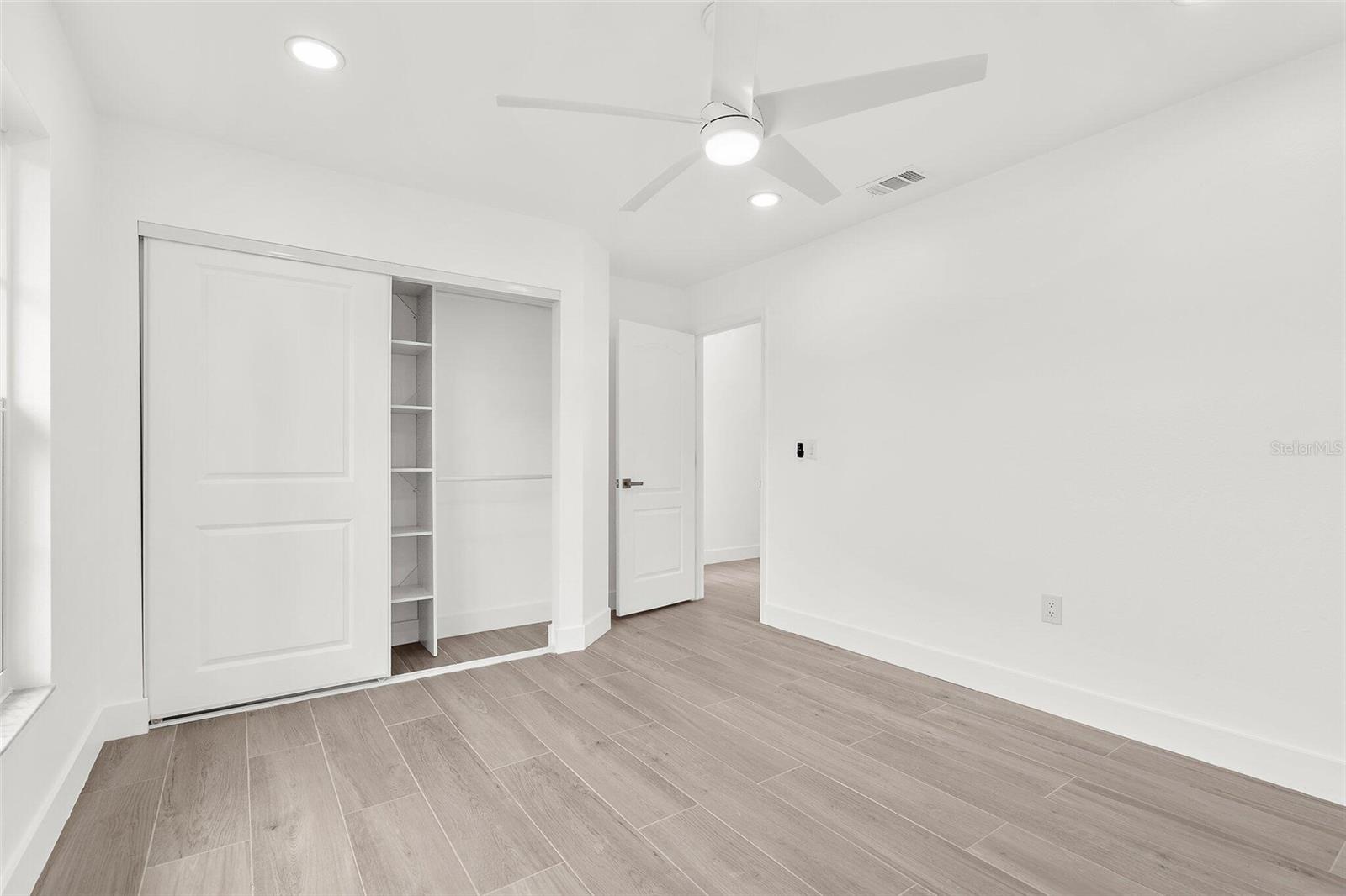 Image 25 of 32 For 9555 Knightsbridge Circle
