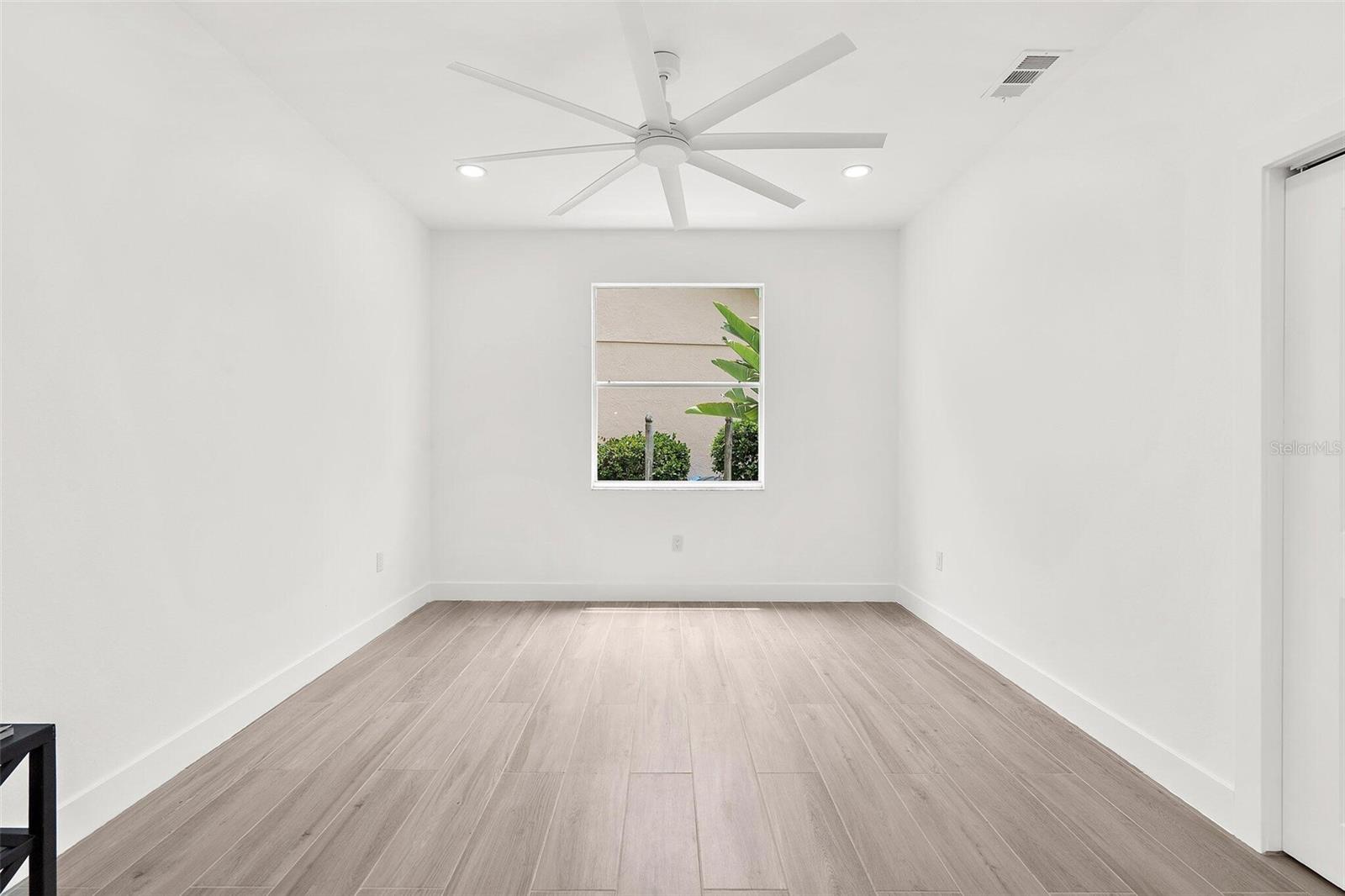 Image 26 of 32 For 9555 Knightsbridge Circle