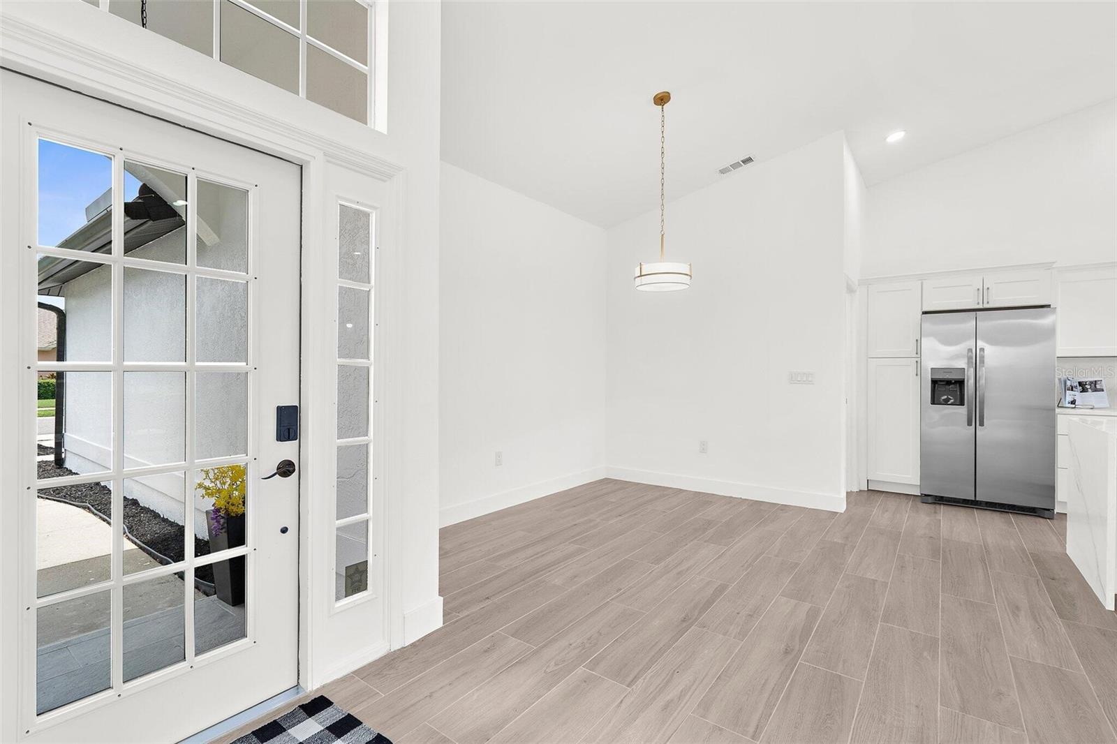 Image 4 of 32 For 9555 Knightsbridge Circle