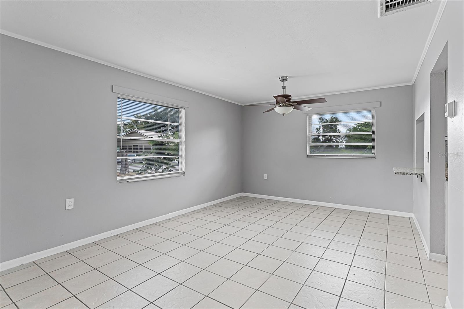 Image 11 of 20 For 907 Center Avenue 1