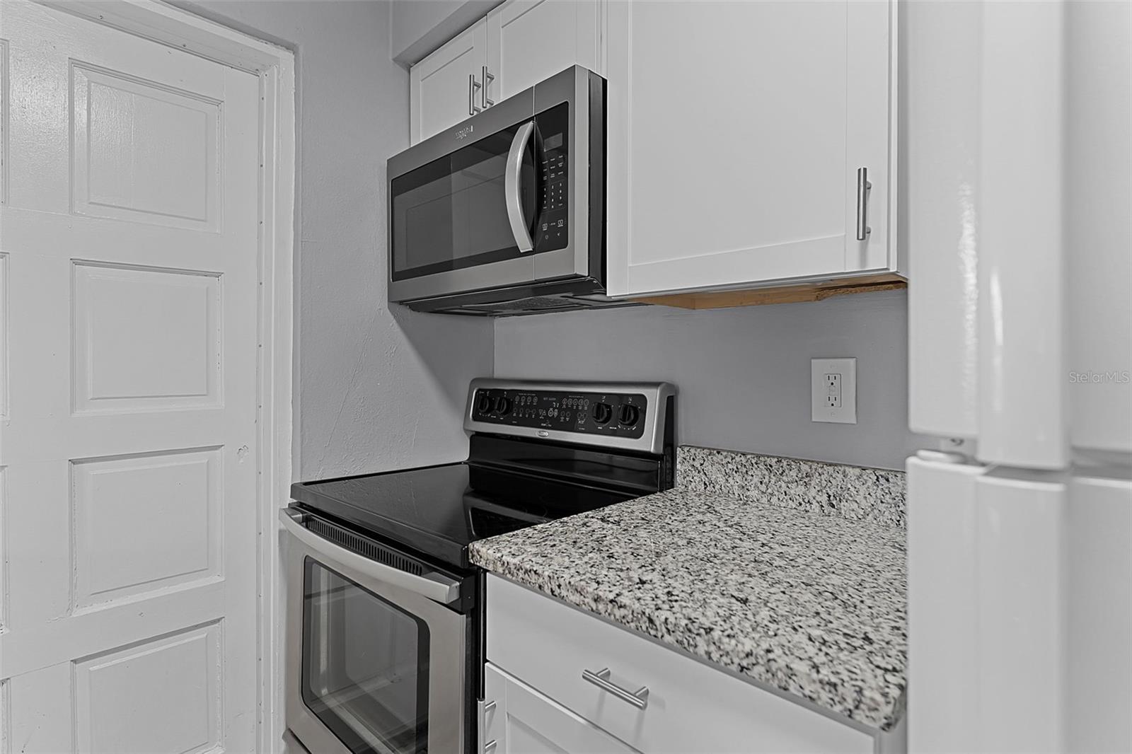 Image 9 of 20 For 907 Center Avenue 1
