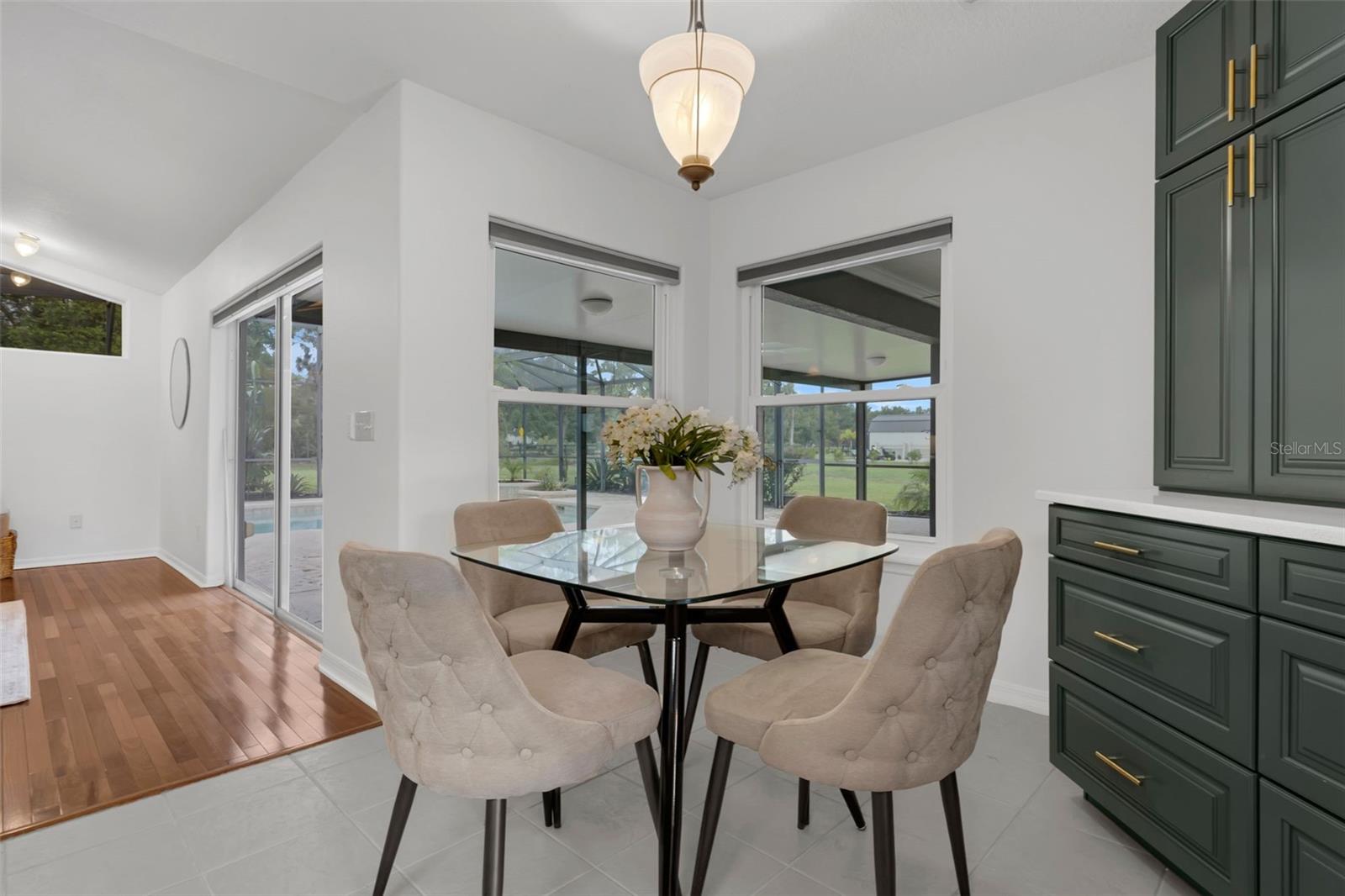 Image 10 of 37 For 15038 Willow Lane