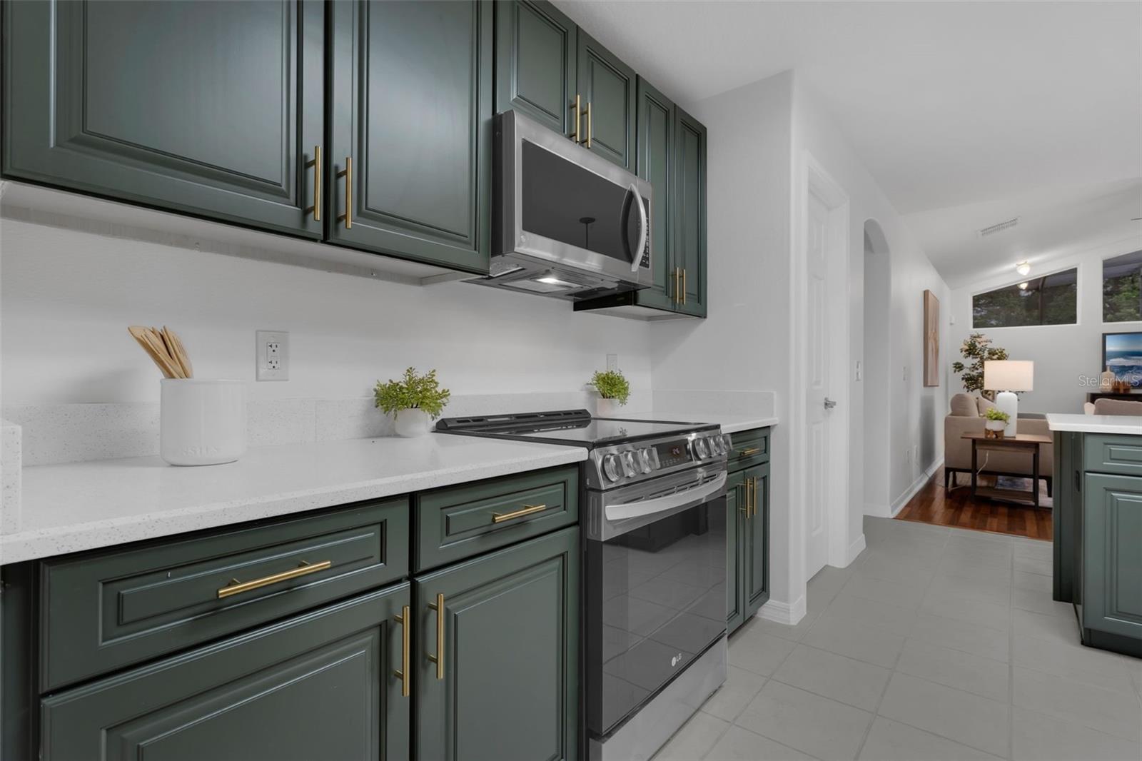 Image 13 of 37 For 15038 Willow Lane