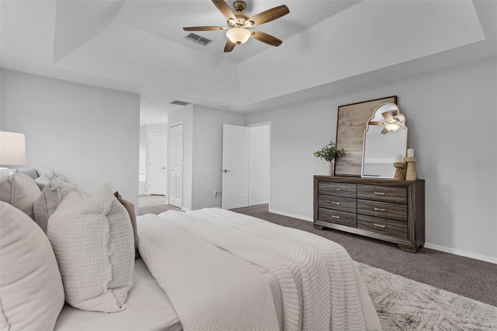Image 18 of 37 For 15038 Willow Lane