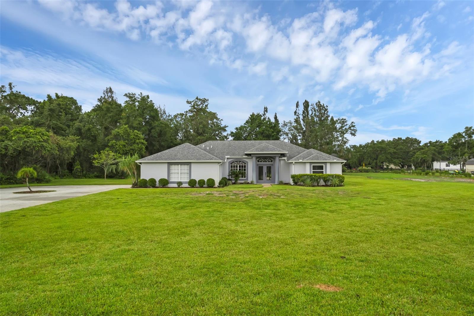 Image 2 of 37 For 15038 Willow Lane