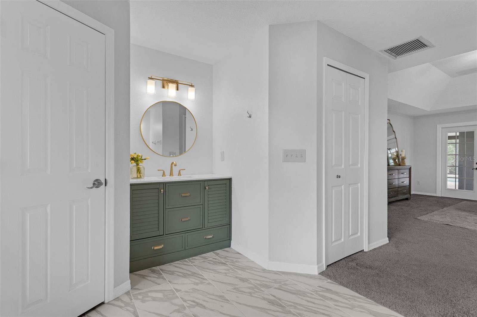 Image 20 of 37 For 15038 Willow Lane