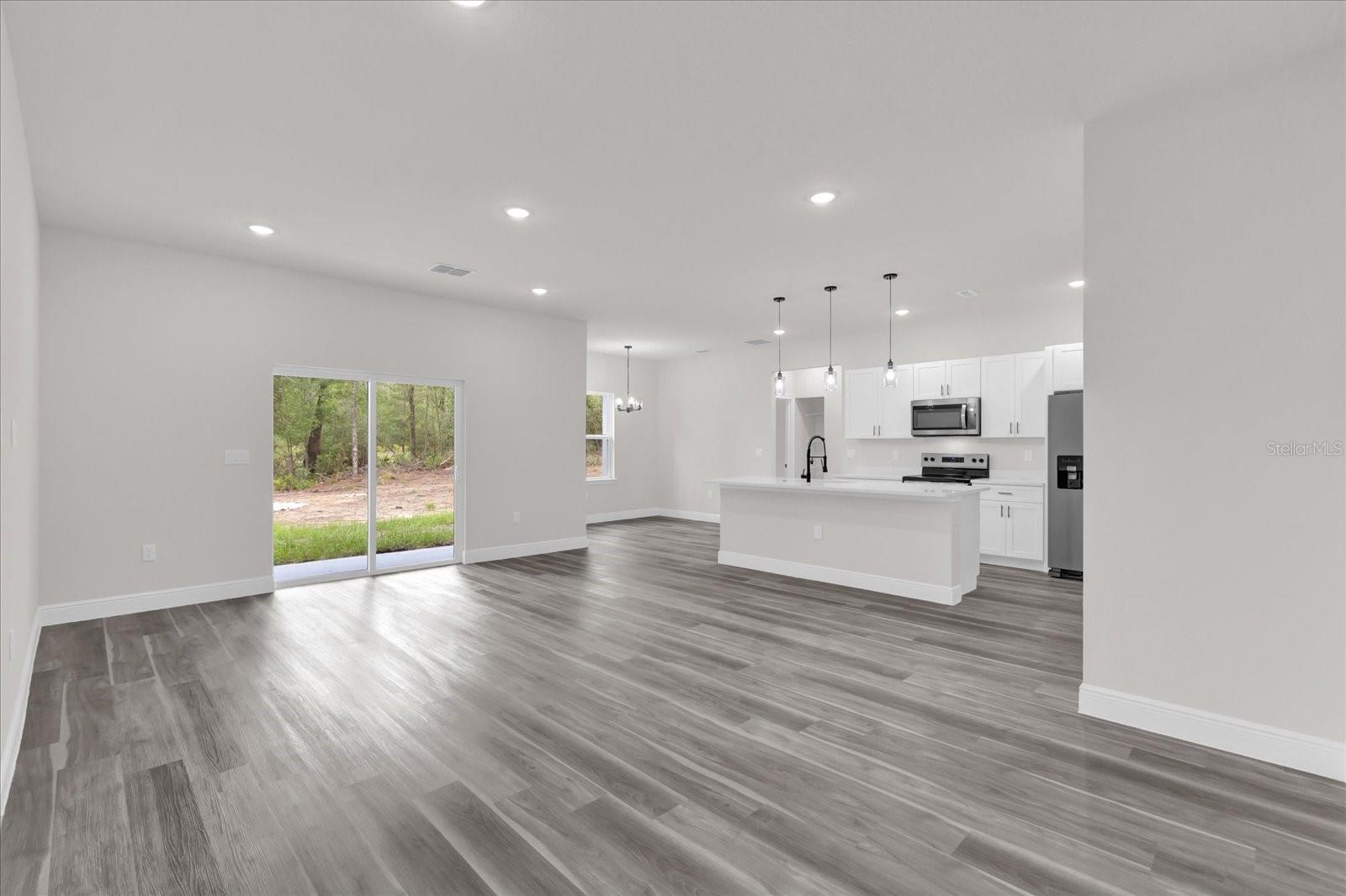 Image 14 of 49 For 17501 Sw 41st Cir