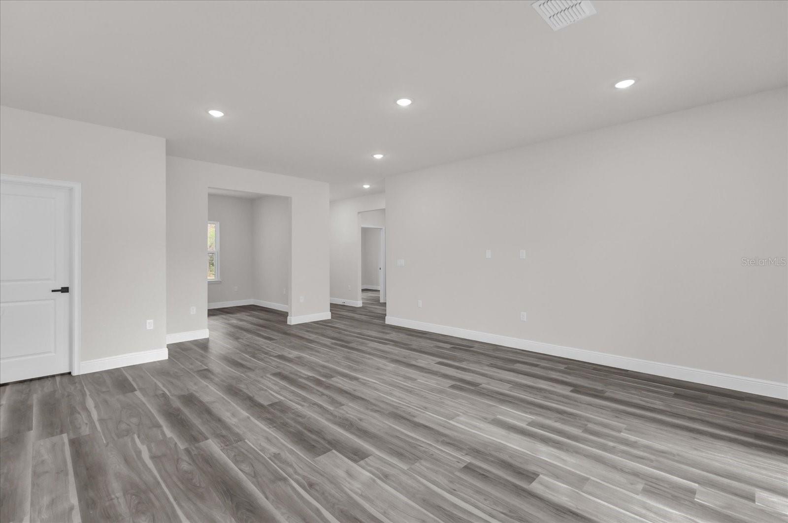 Image 15 of 49 For 17501 Sw 41st Cir