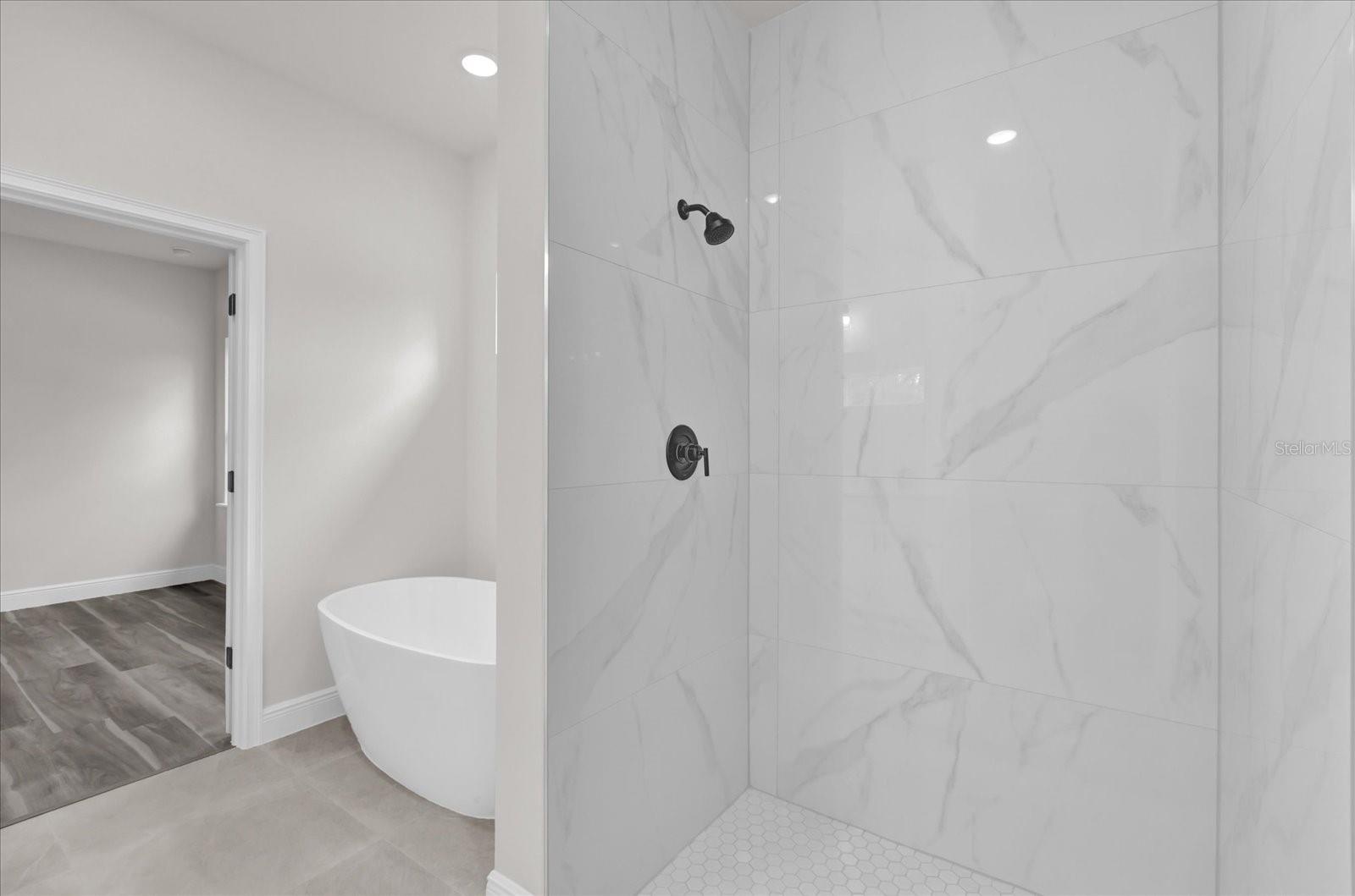 Image 18 of 49 For 17501 Sw 41st Cir