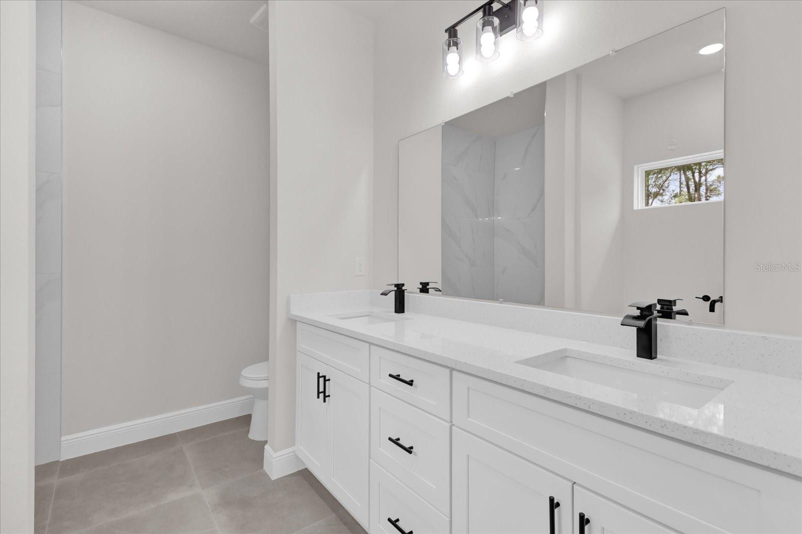 Image 21 of 49 For 17501 Sw 41st Cir
