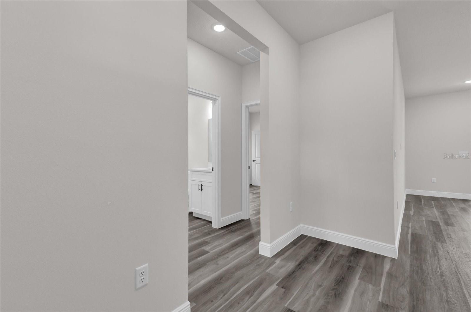 Image 25 of 49 For 17501 Sw 41st Cir