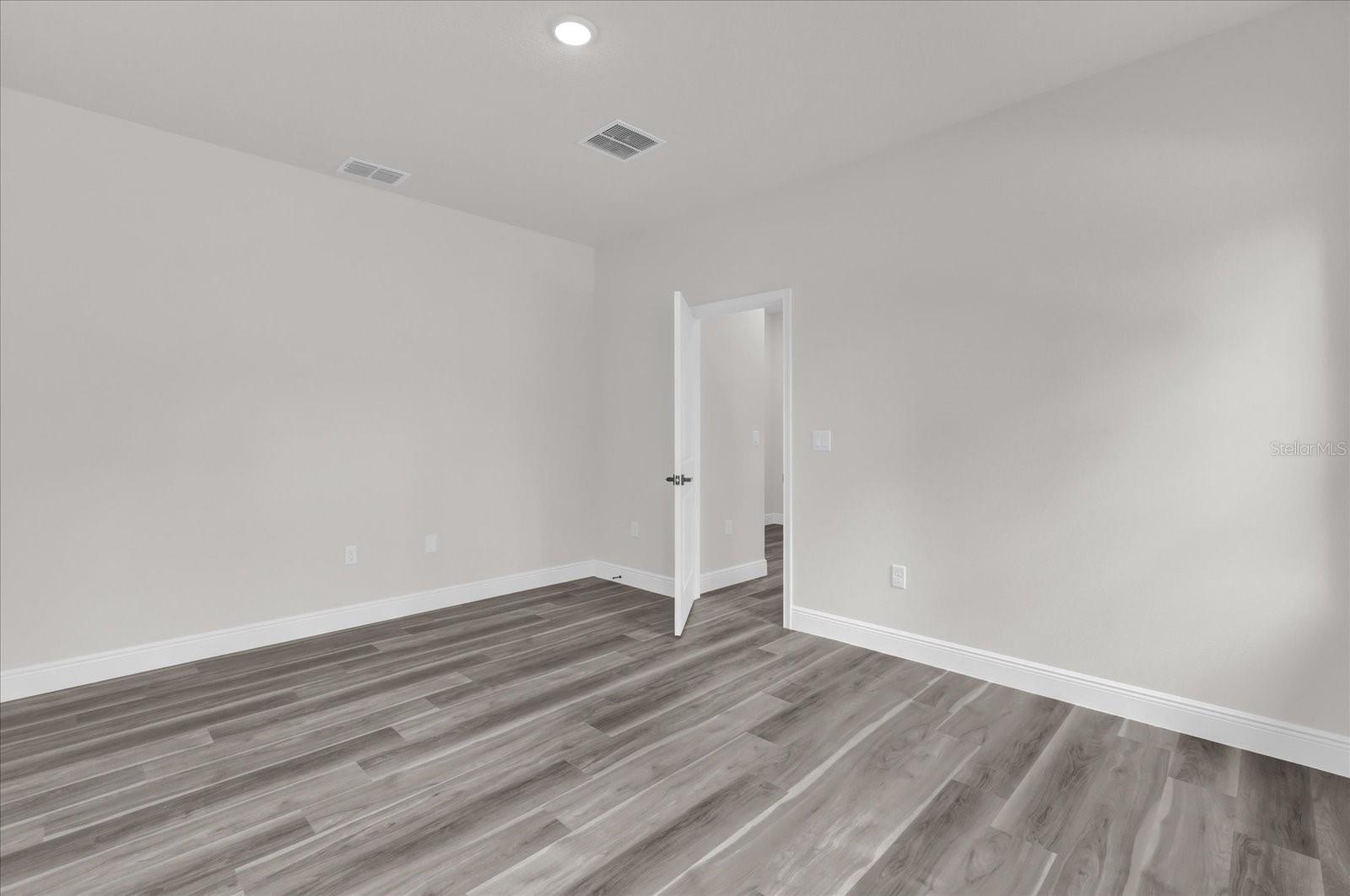 Image 33 of 49 For 17501 Sw 41st Cir