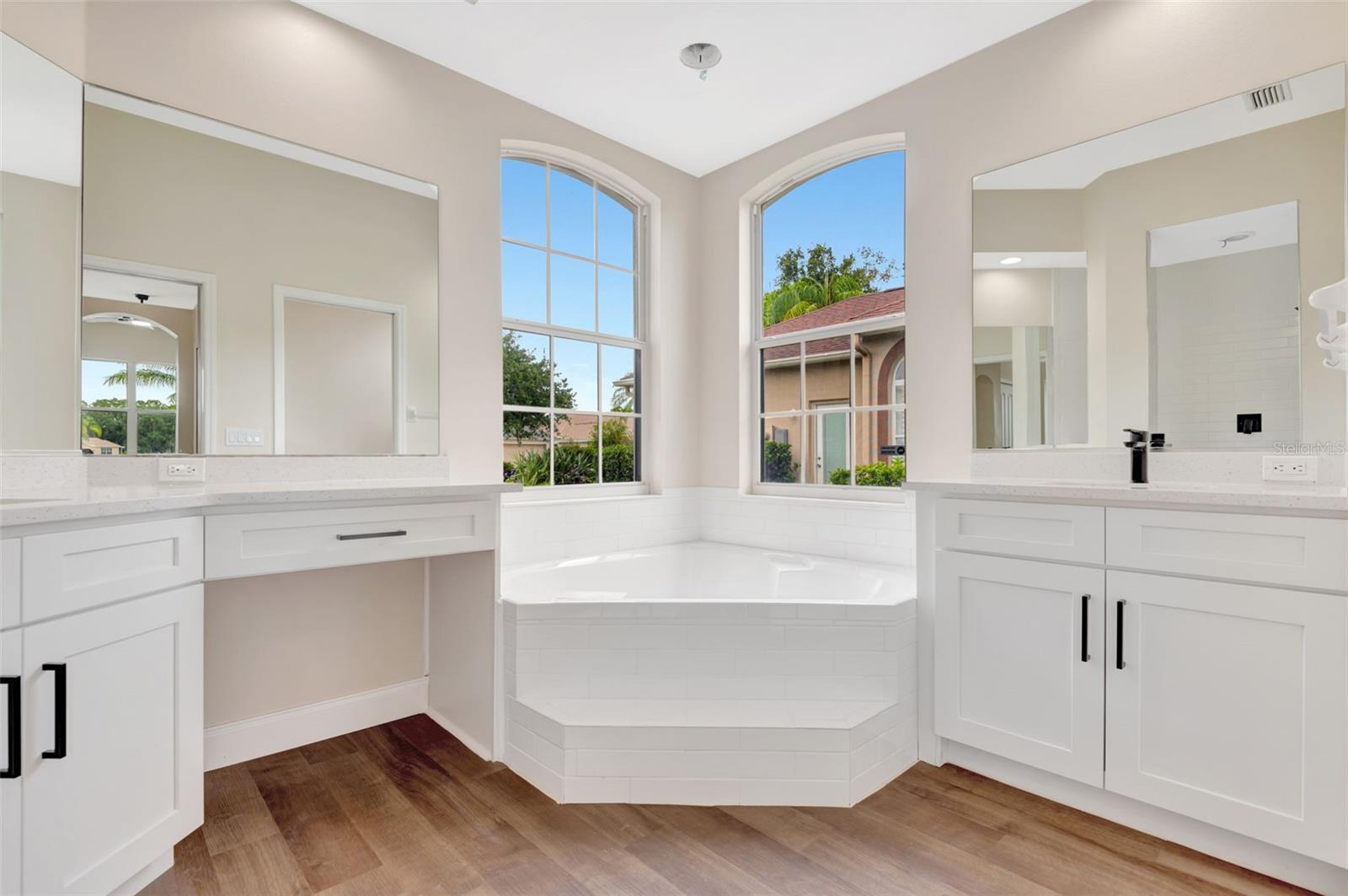 Image 18 of 37 For 11018 Pine Lilly Place