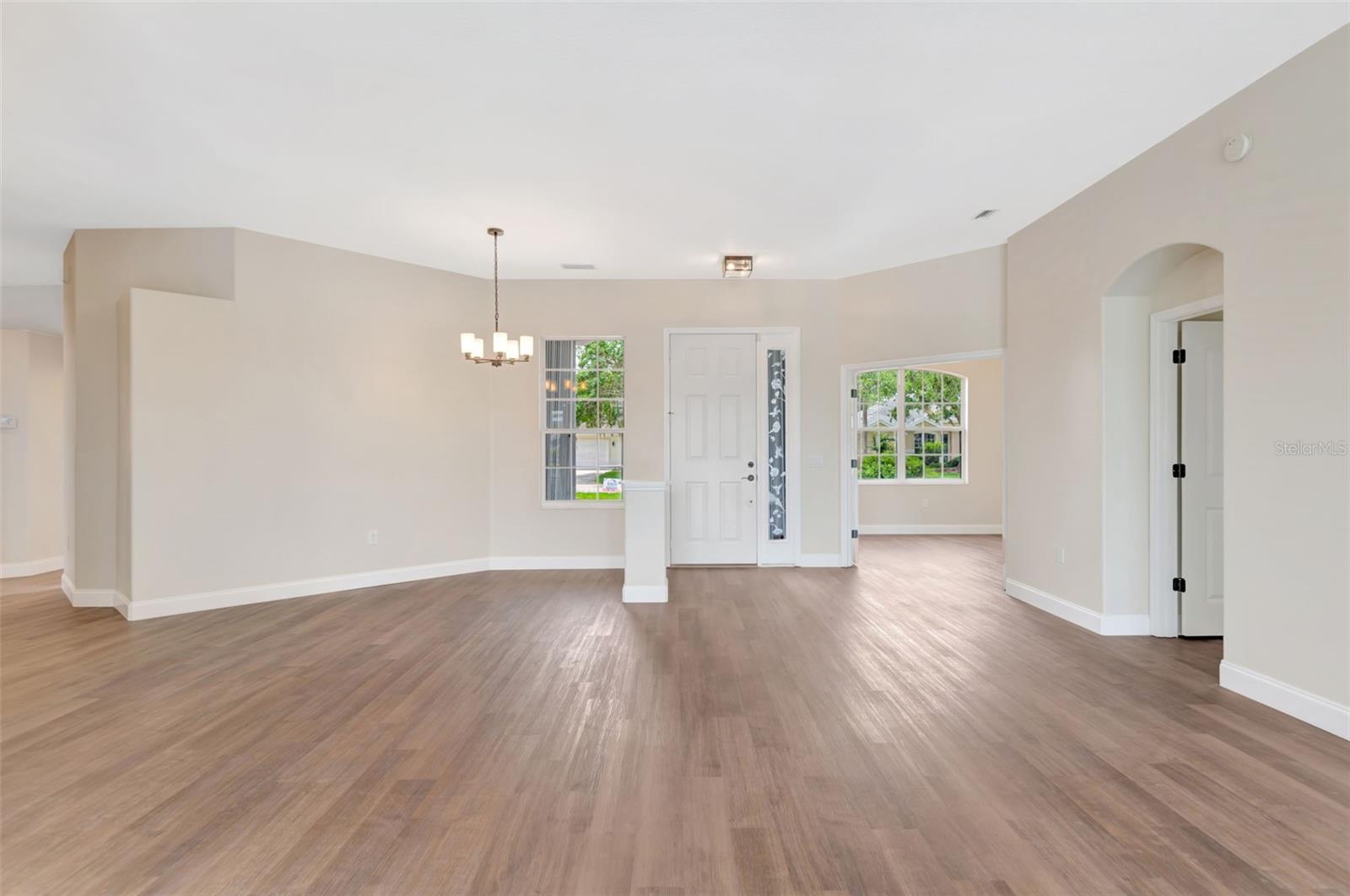 Image 7 of 37 For 11018 Pine Lilly Place