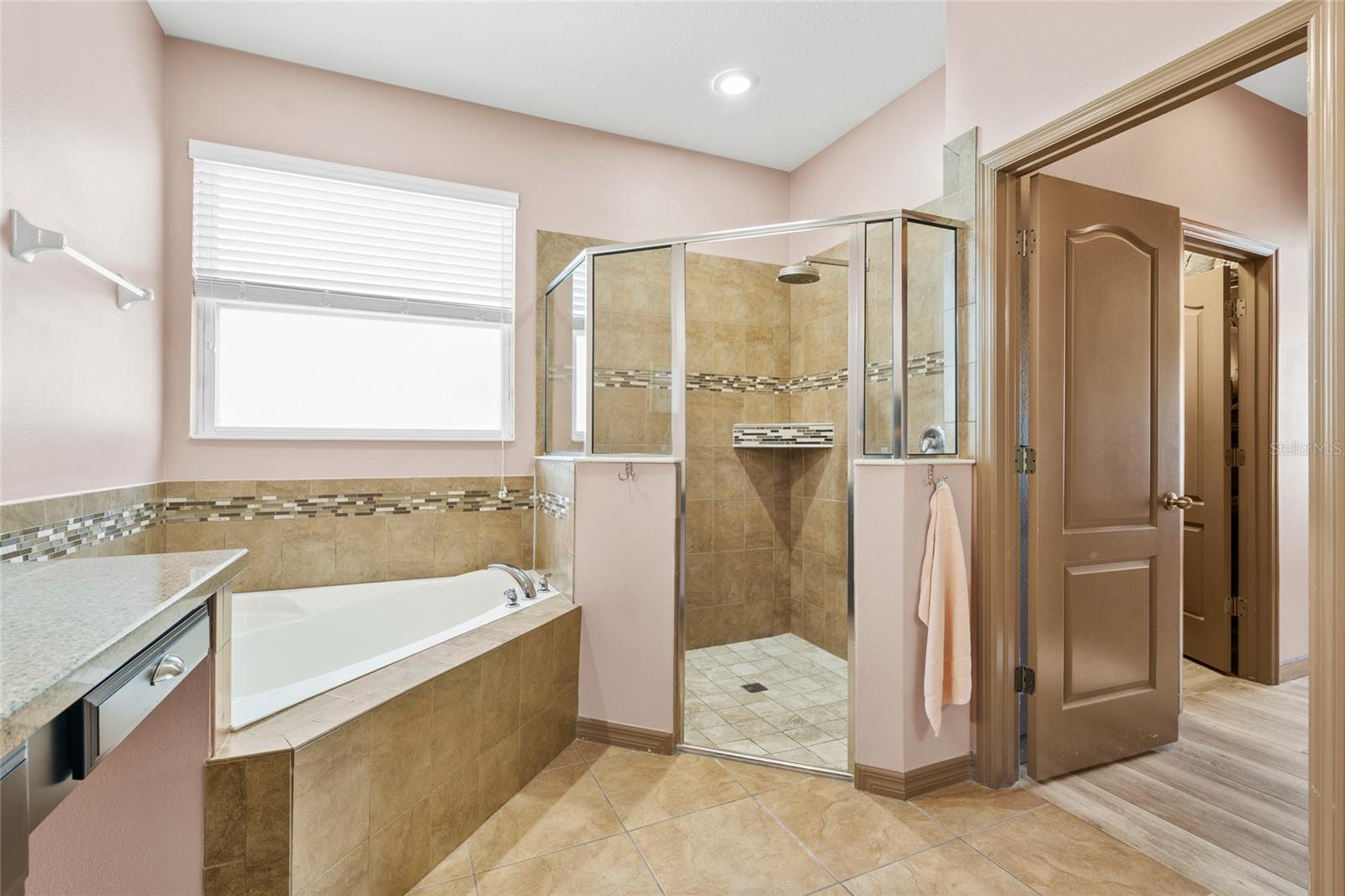 Image 15 of 48 For 2051 Sandy Garden Lane