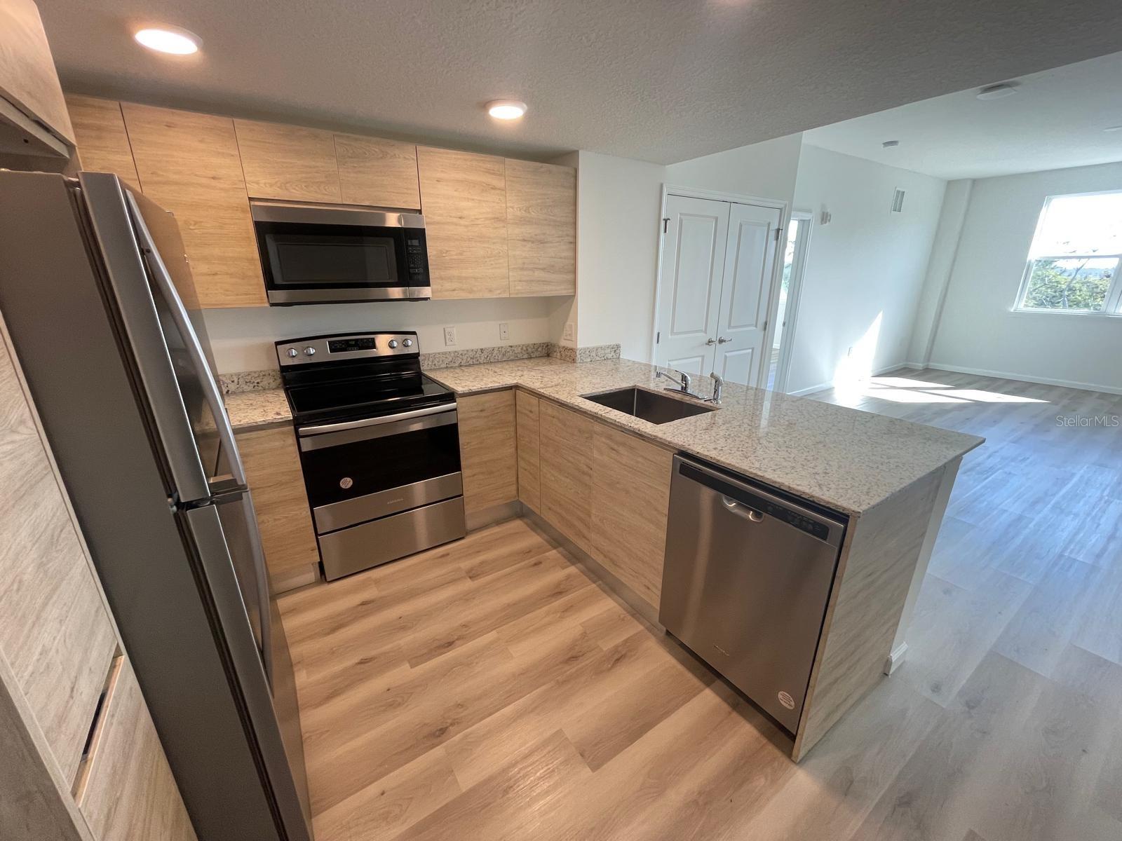 Image 8 of 34 For 1230 Southstation Place 416
