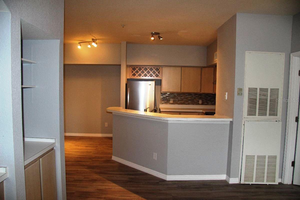 Image 5 of 12 For 831 Camargo Way 209