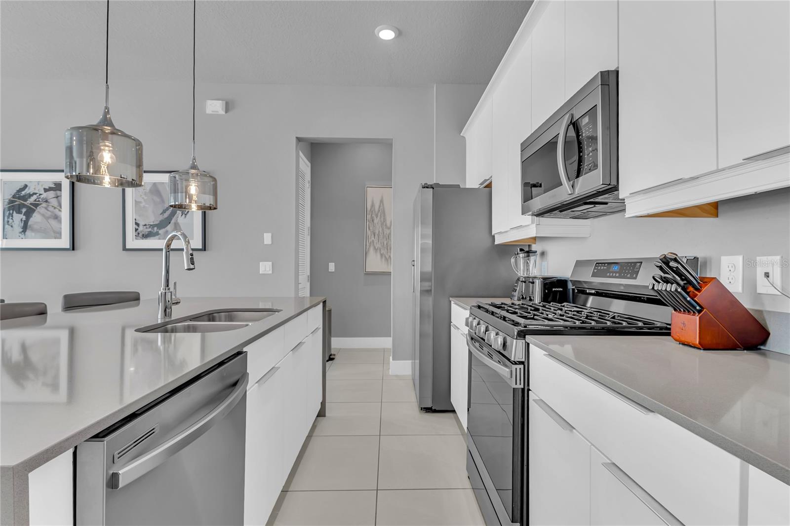 Image 13 of 34 For 7740 Sandy Ridge Drive 124