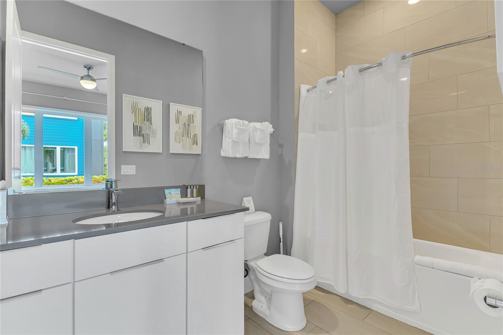 Image 15 of 34 For 7740 Sandy Ridge Drive 124