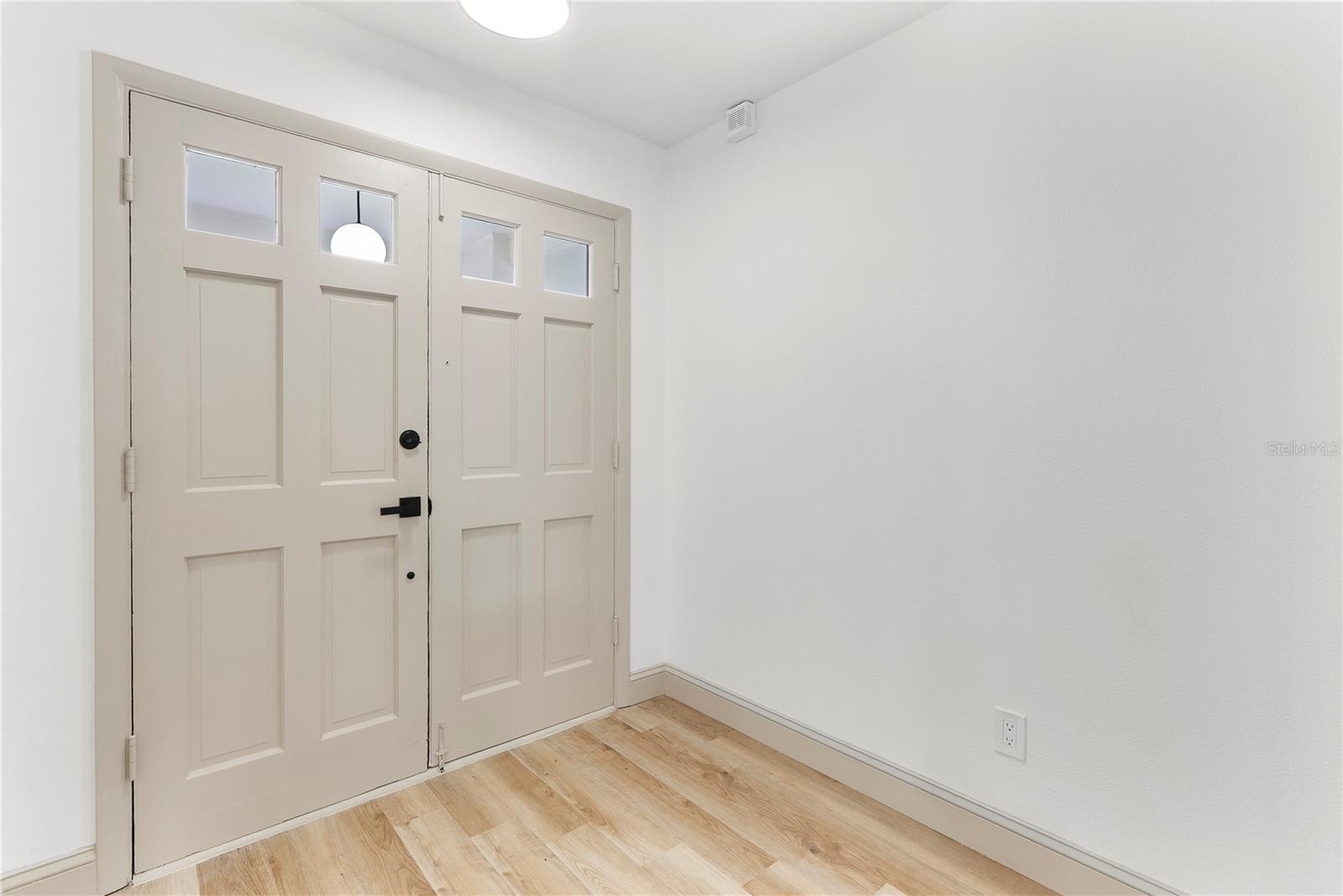 Image 4 of 25 For 7446 Houston Court E