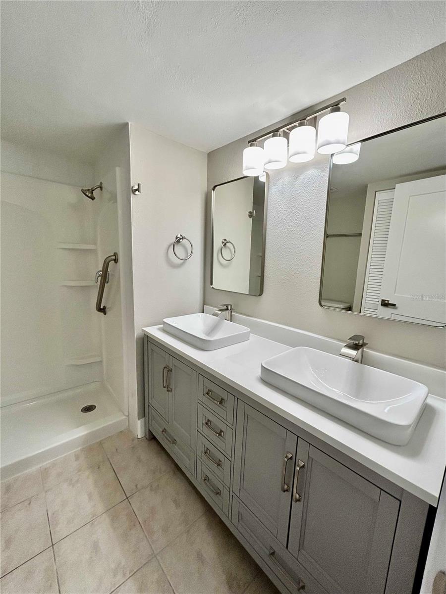 Image 19 of 31 For 7310 Sunshine Skyway Lane S 116