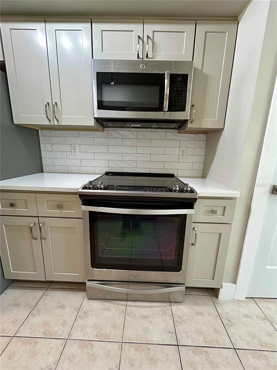 Image 9 of 31 For 7310 Sunshine Skyway Lane S 116
