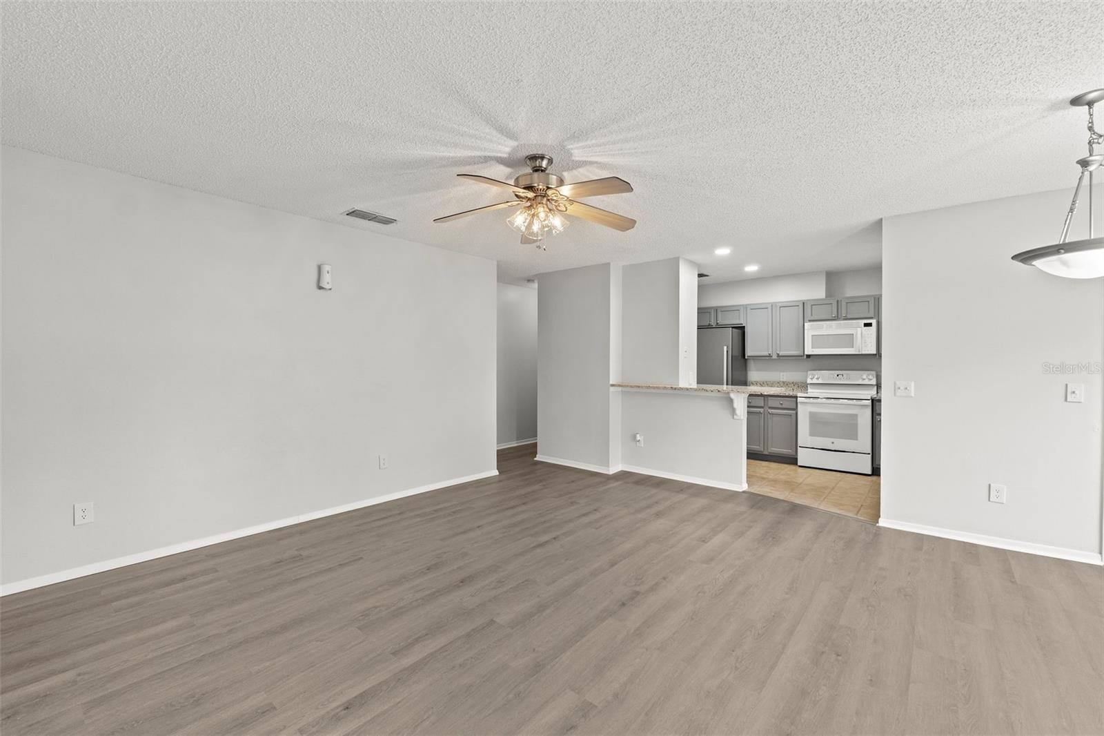 Image 11 of 50 For 5436 Michigan Street 7