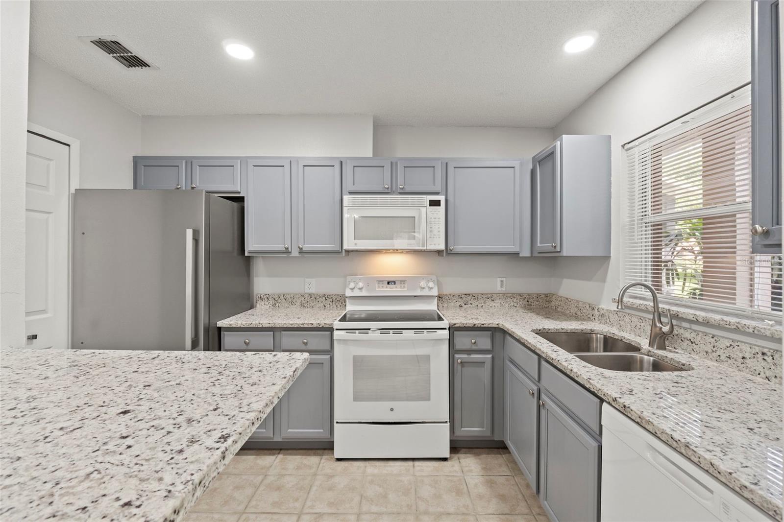 Image 16 of 50 For 5436 Michigan Street 7