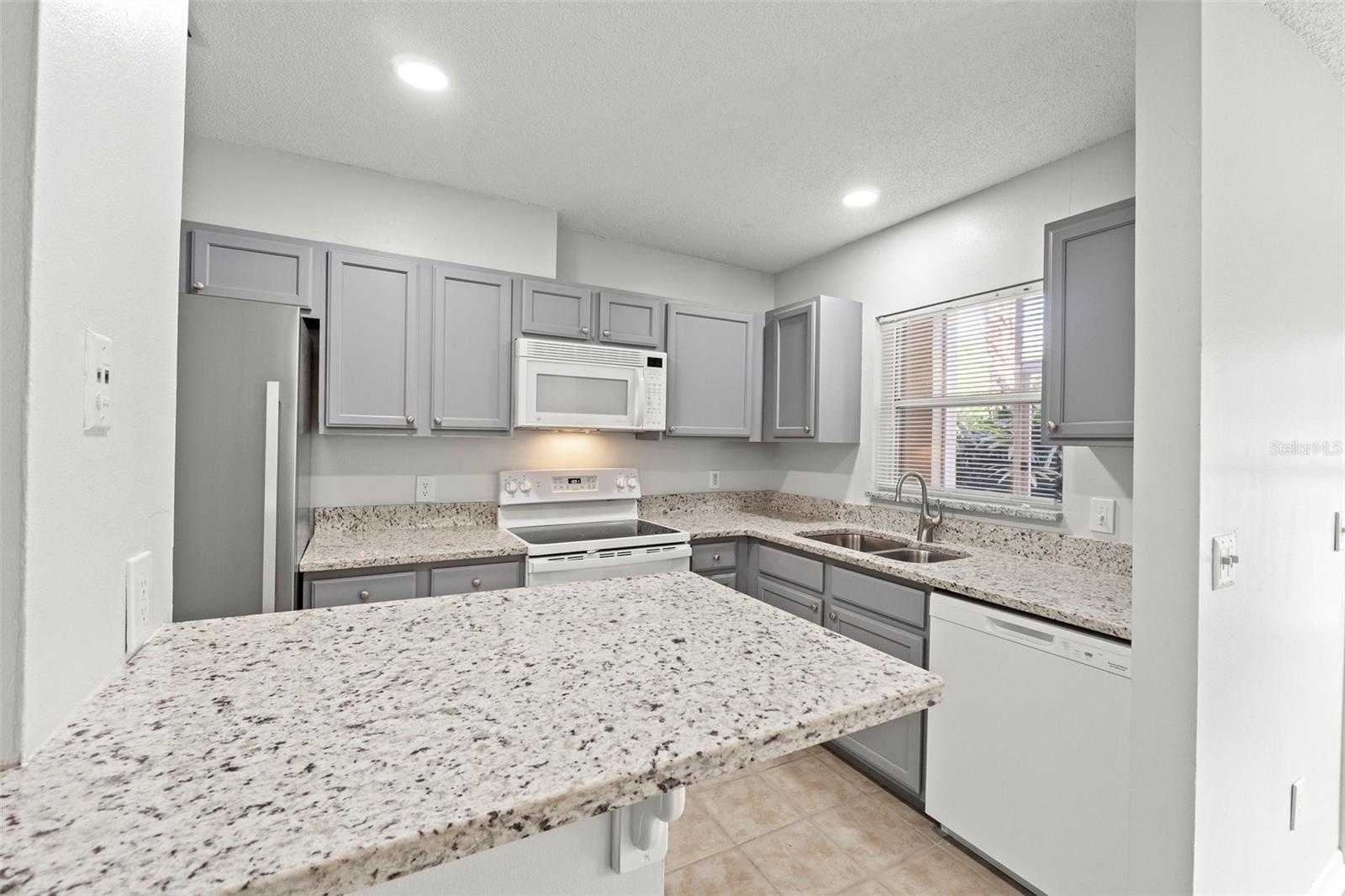 Image 17 of 50 For 5436 Michigan Street 7