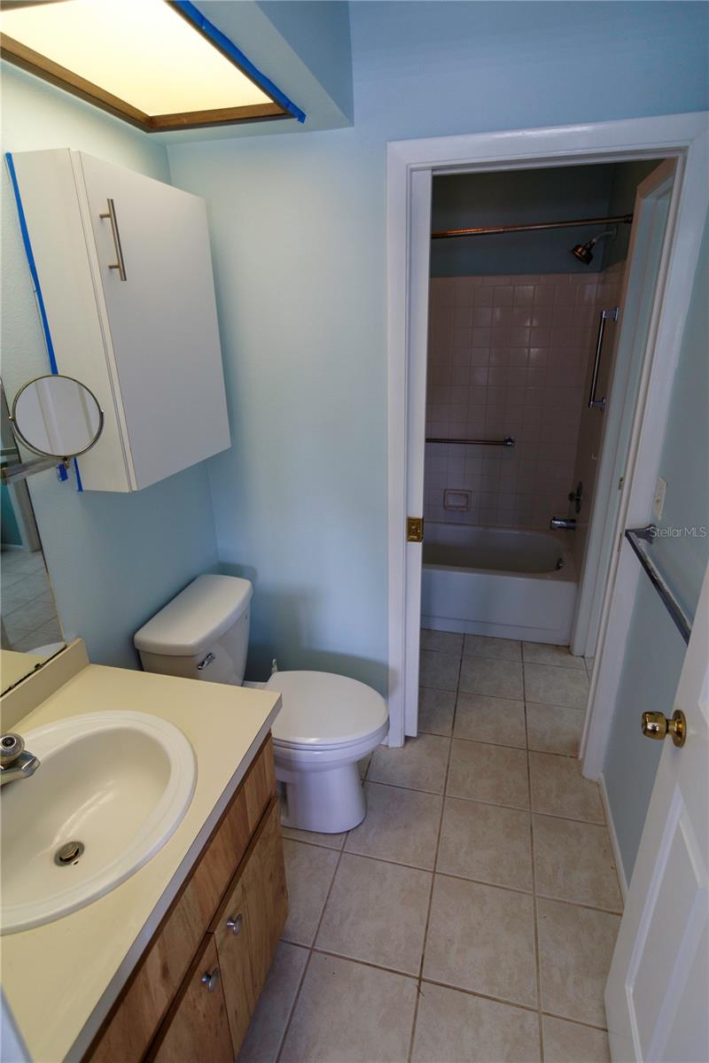 Image 16 of 21 For 1122 Montrose Place 1713