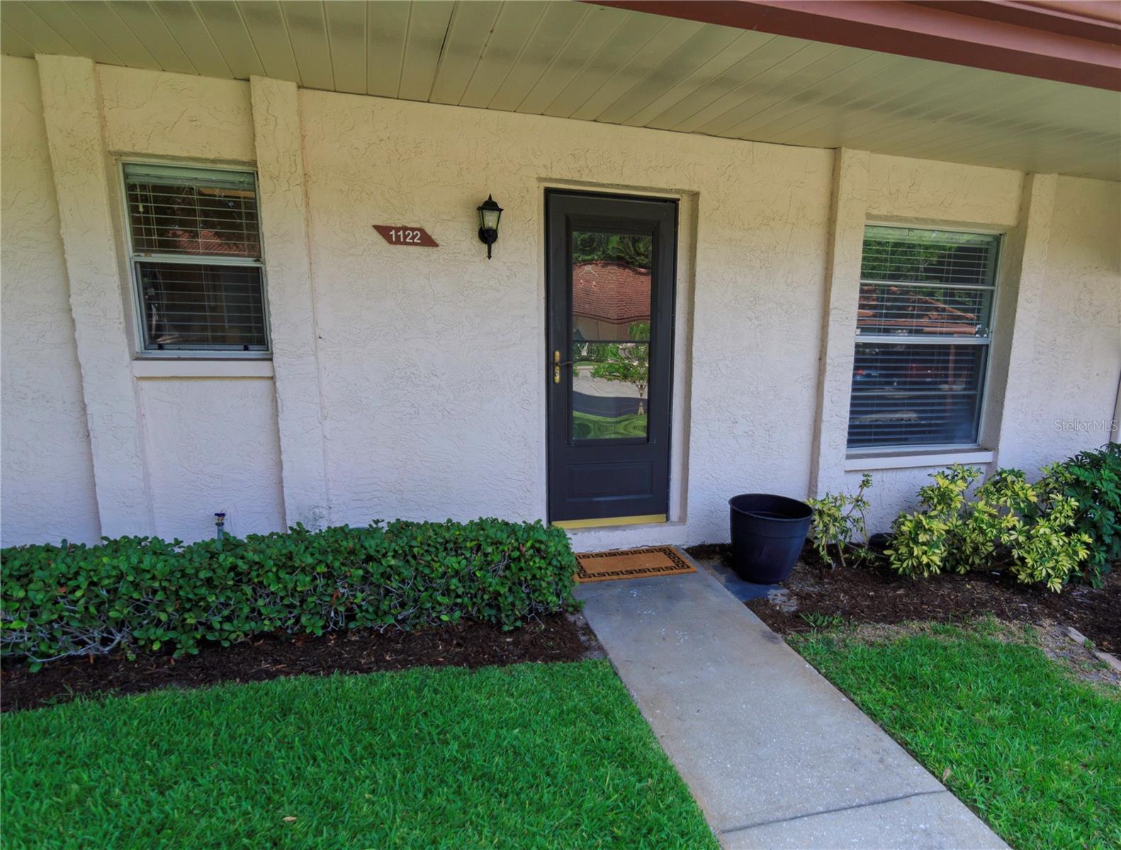 Image 17 of 21 For 1122 Montrose Place 1713