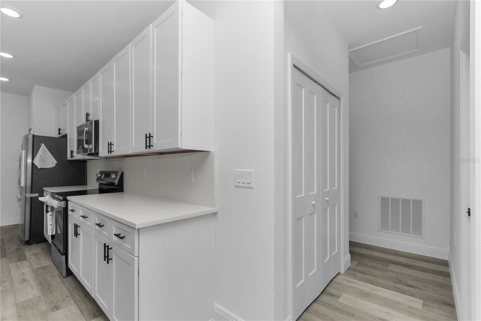 Image 33 of 44 For 9419 Jackson Way