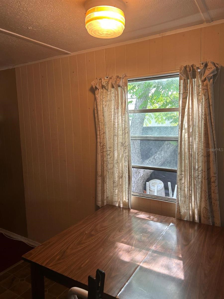 Image 8 of 16 For 2121 Reynolds Road