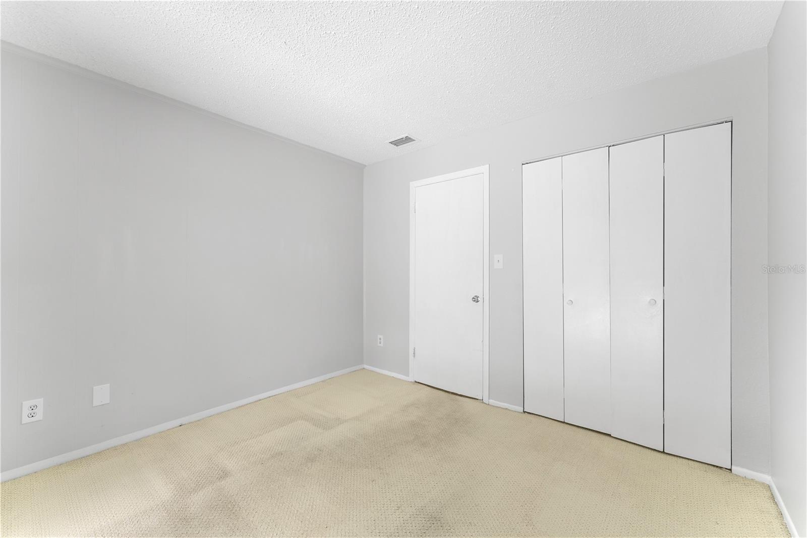 Image 17 of 31 For 818 Park Lake Circle 10