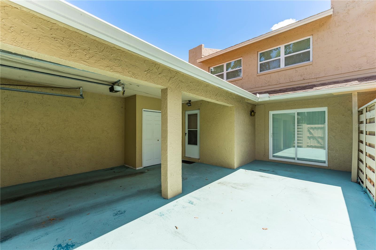 Image 20 of 31 For 818 Park Lake Circle 10