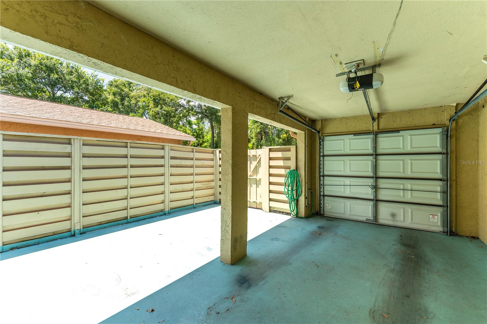 Image 22 of 31 For 818 Park Lake Circle 10