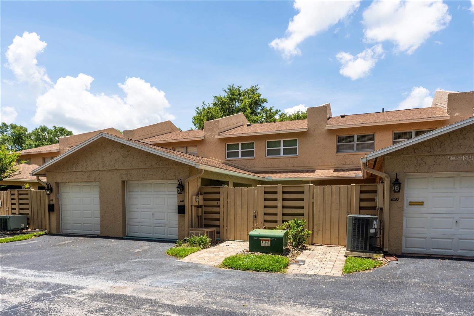 Image 24 of 31 For 818 Park Lake Circle 10