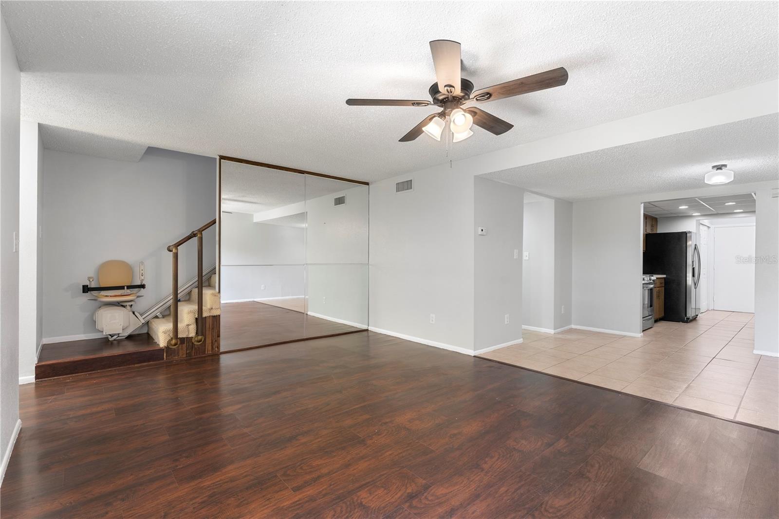Image 3 of 31 For 818 Park Lake Circle 10