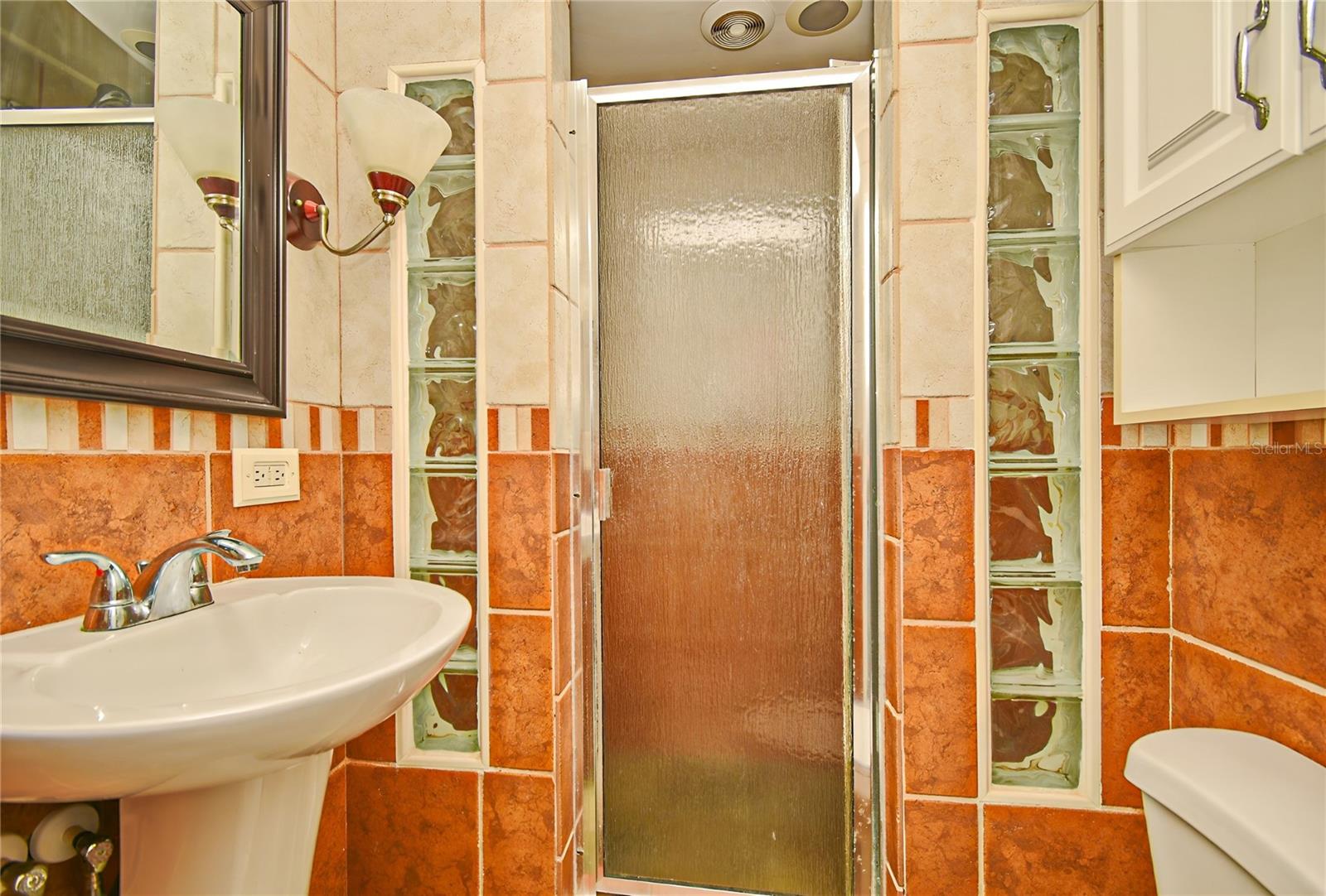 Image 14 of 27 For 637 15th Street
