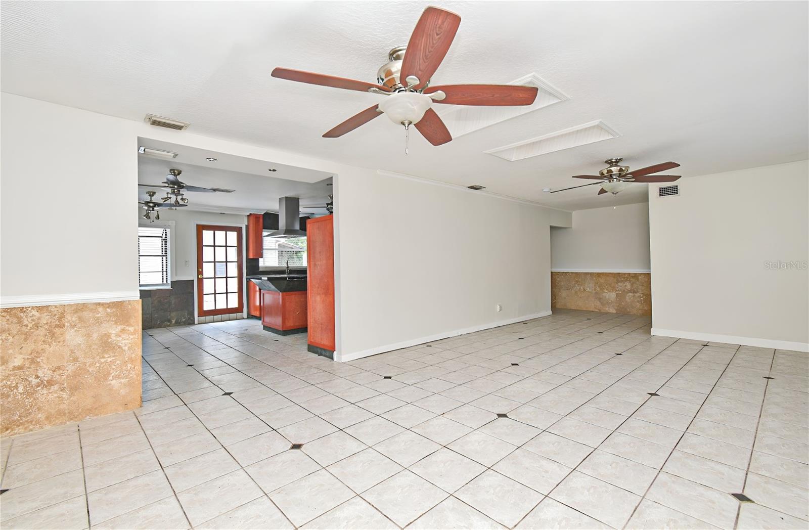 Image 16 of 27 For 637 15th Street